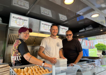 Das Team im Food-Trailer Der Hermannsberg
